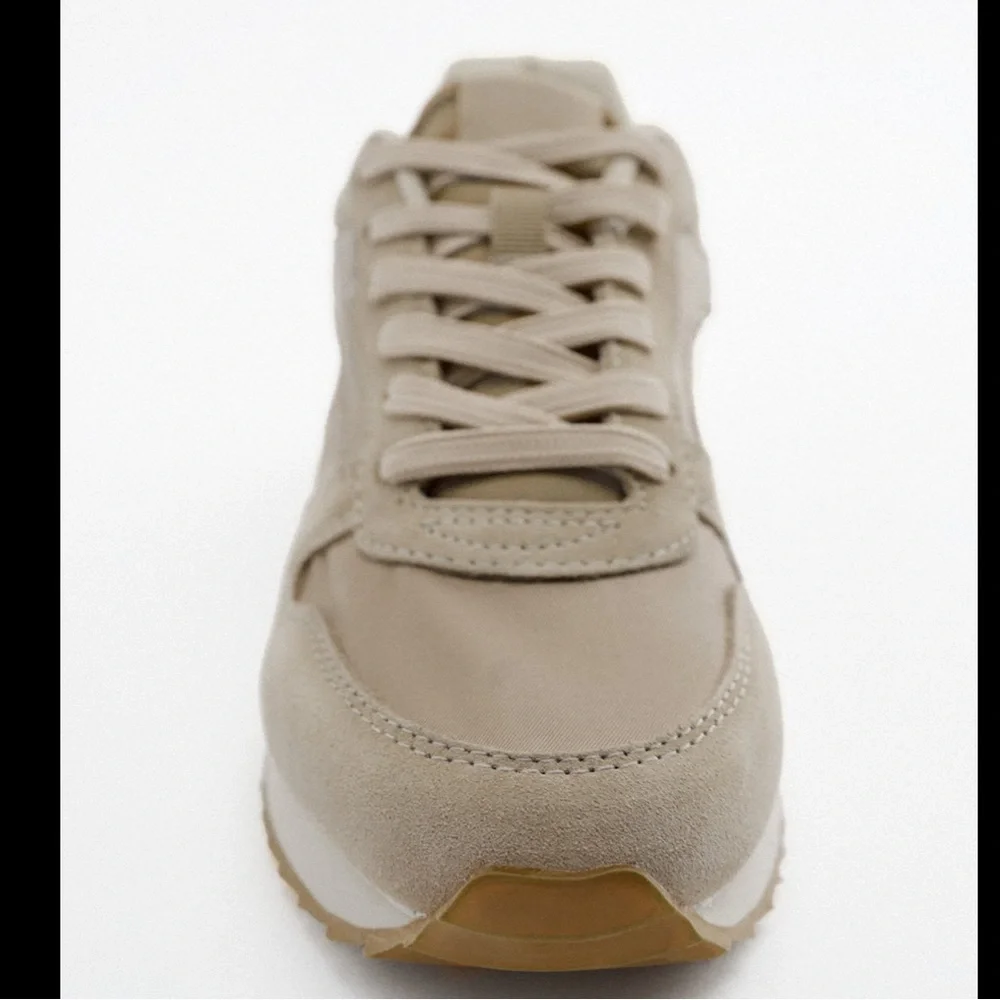NWT soft trainers with leather detail - Picture 4 of 6